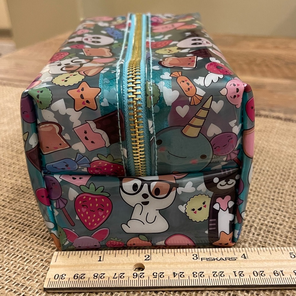 Too Faced makeup pouch - Picture 4 of 7